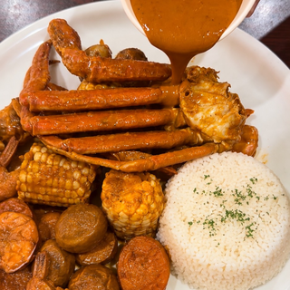 La Bolsa de Los Mariachis Seafood boil